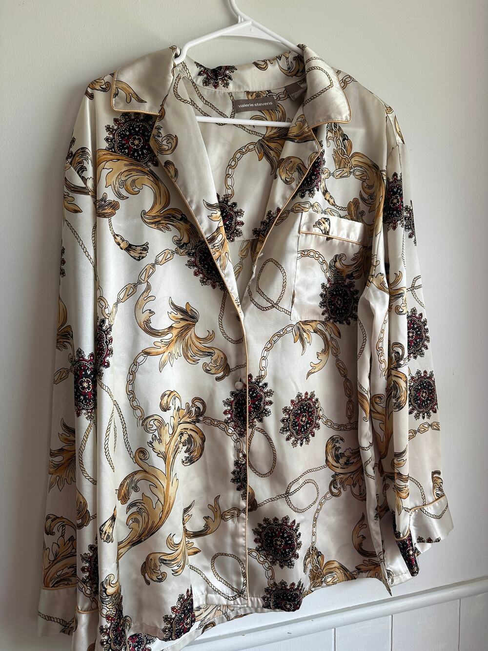 Valerie Stevens Womens L Satin Pajama Top Baroque Chain Print
